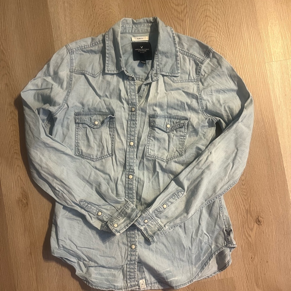 American Eagle Outfitters Light Blue Slim Fit Shirt